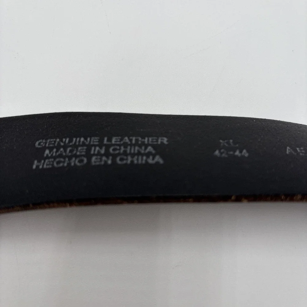 Levi's Strauss & Co Mens‎ Belt And Buckle Size XL 42in-44in Genuine Leather